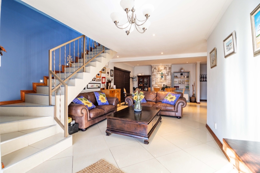 4 Bedroom Property for Sale in Rondebosch East Western Cape